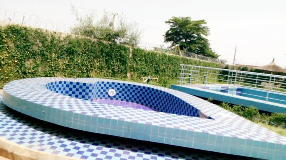 ניאמיי Hotel Univers 3 Aeroport Luxe מראה חיצוני תמונה