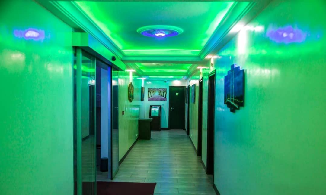 ניאמיי Hotel Univers 3 Aeroport Luxe מראה חיצוני תמונה