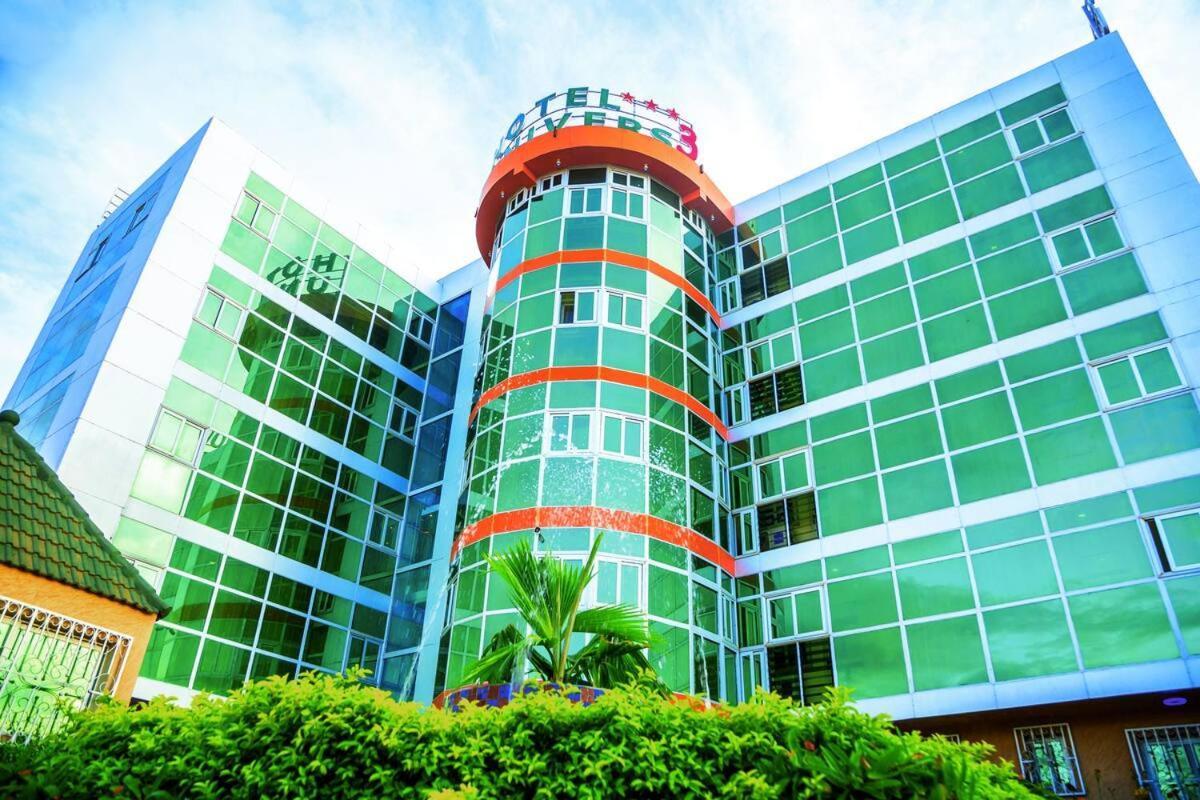 ניאמיי Hotel Univers 3 Aeroport Luxe מראה חיצוני תמונה