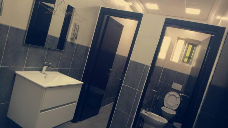 ניאמיי Hotel Univers 3 Aeroport Luxe מראה חיצוני תמונה